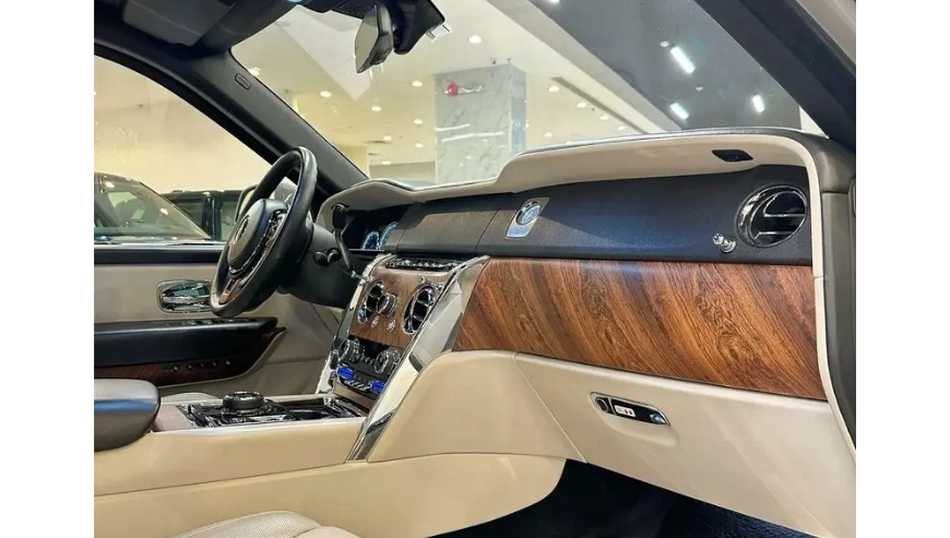 Rolls Royce Cullinan 2020